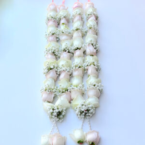 G18 White And Light Pink Roses With Babys Breath Not Taken Green Off 300x300
