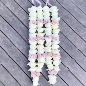 G38 White Roses With Pink Babys Breath For 3 Rose 300x300
