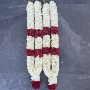 G49 White Red Carnations With Babys Breath 300x300