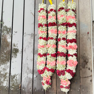 HG09 Garlands With Redlightpink Small Roses With Babys Breath 300x300