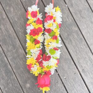 PG03 Garland With Whiteyellowgreen Chrysis With Small Pink Roses 300x300