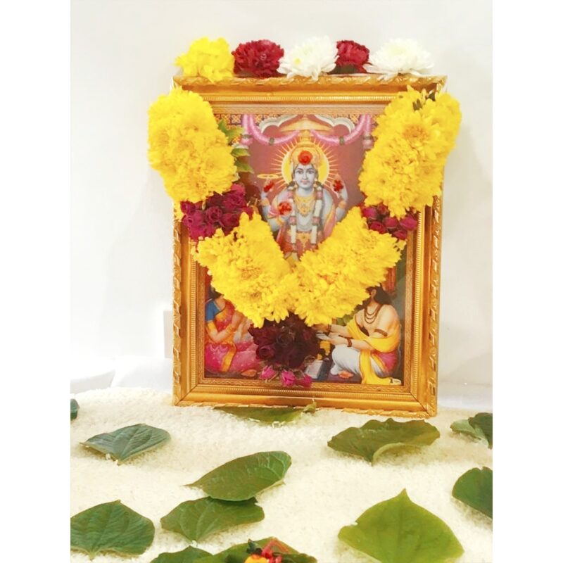 POOJA GARLANDS PG05 Garland With Yellow Chrysis With Small Red Roses 800x800