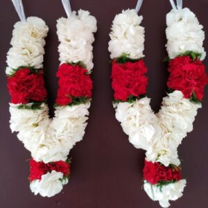 PG31 Garland With White Red Carnations With Green 300x300